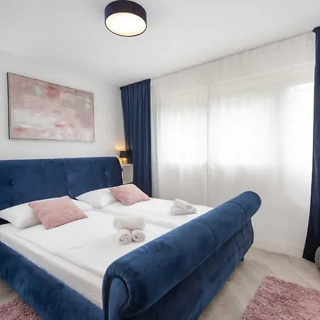 Turquoise River View, Apartament *