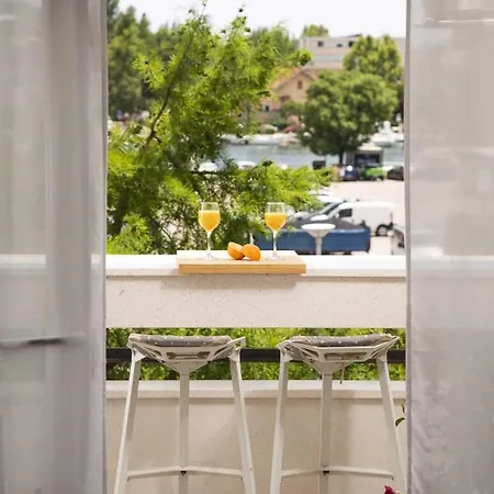 Lägenhet Turquoise River View,